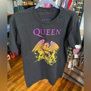 Queen Black Unisex Gradient Ombré Official Merch Tee